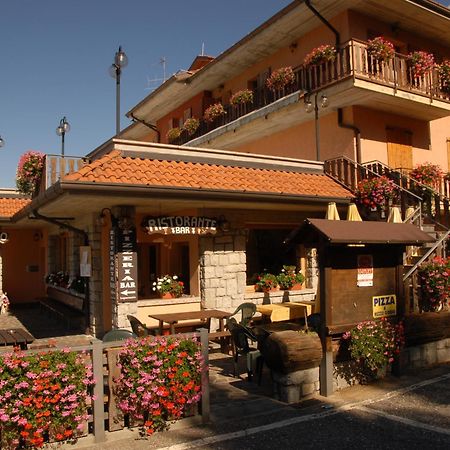 Albergo Legazzuolo Montecampione Artogne Buitenkant foto