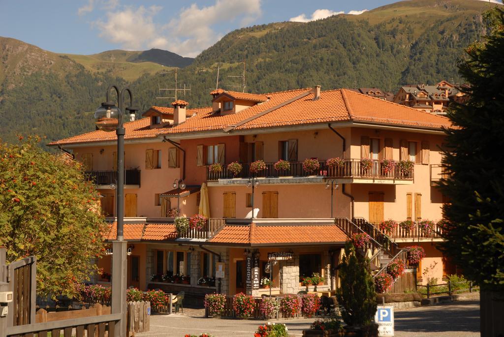 Albergo Legazzuolo Montecampione Artogne Buitenkant foto