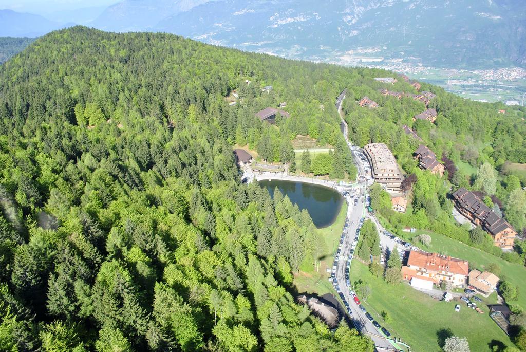 Albergo Legazzuolo Montecampione Artogne Buitenkant foto