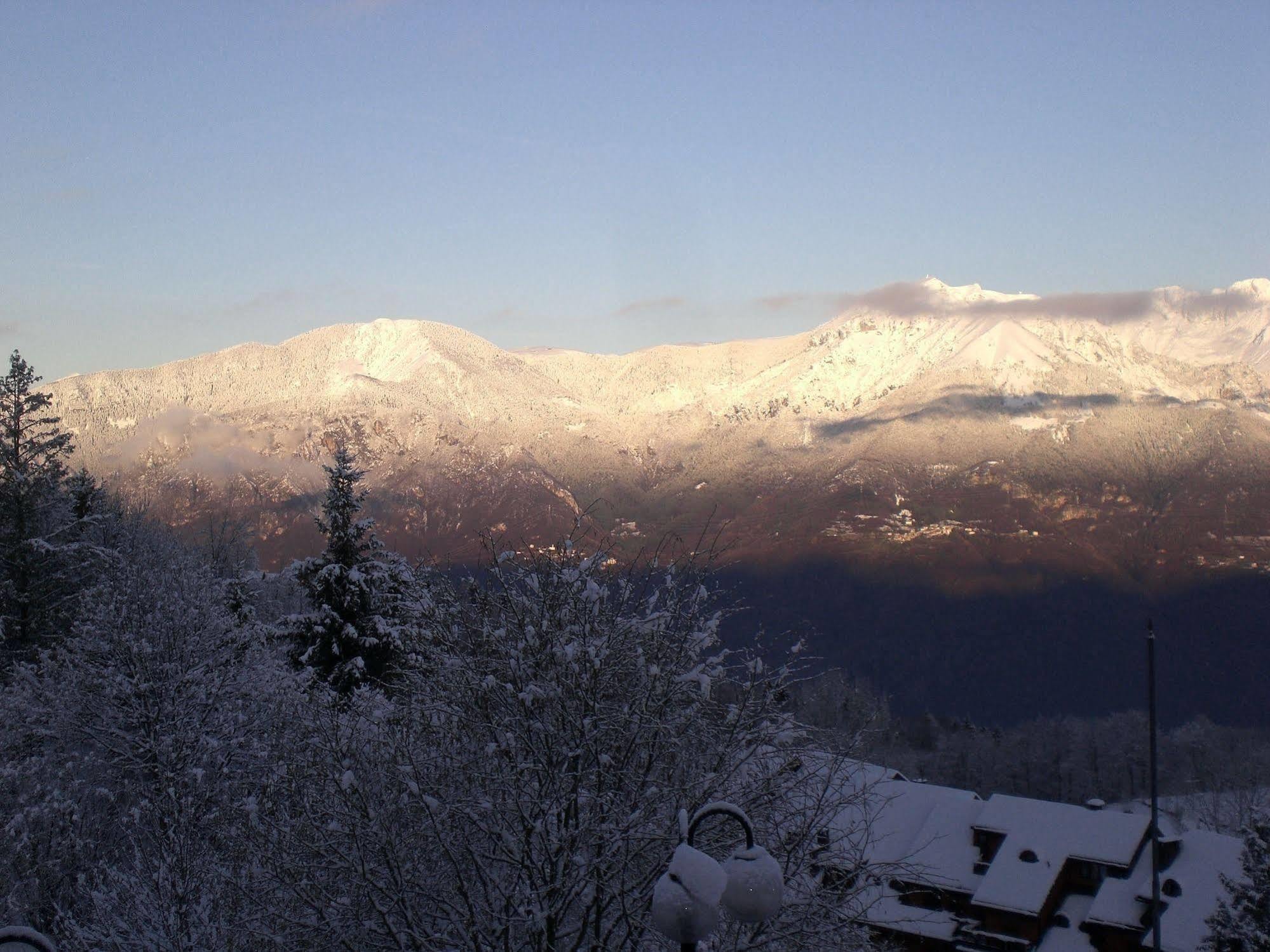Albergo Legazzuolo Montecampione Artogne Buitenkant foto