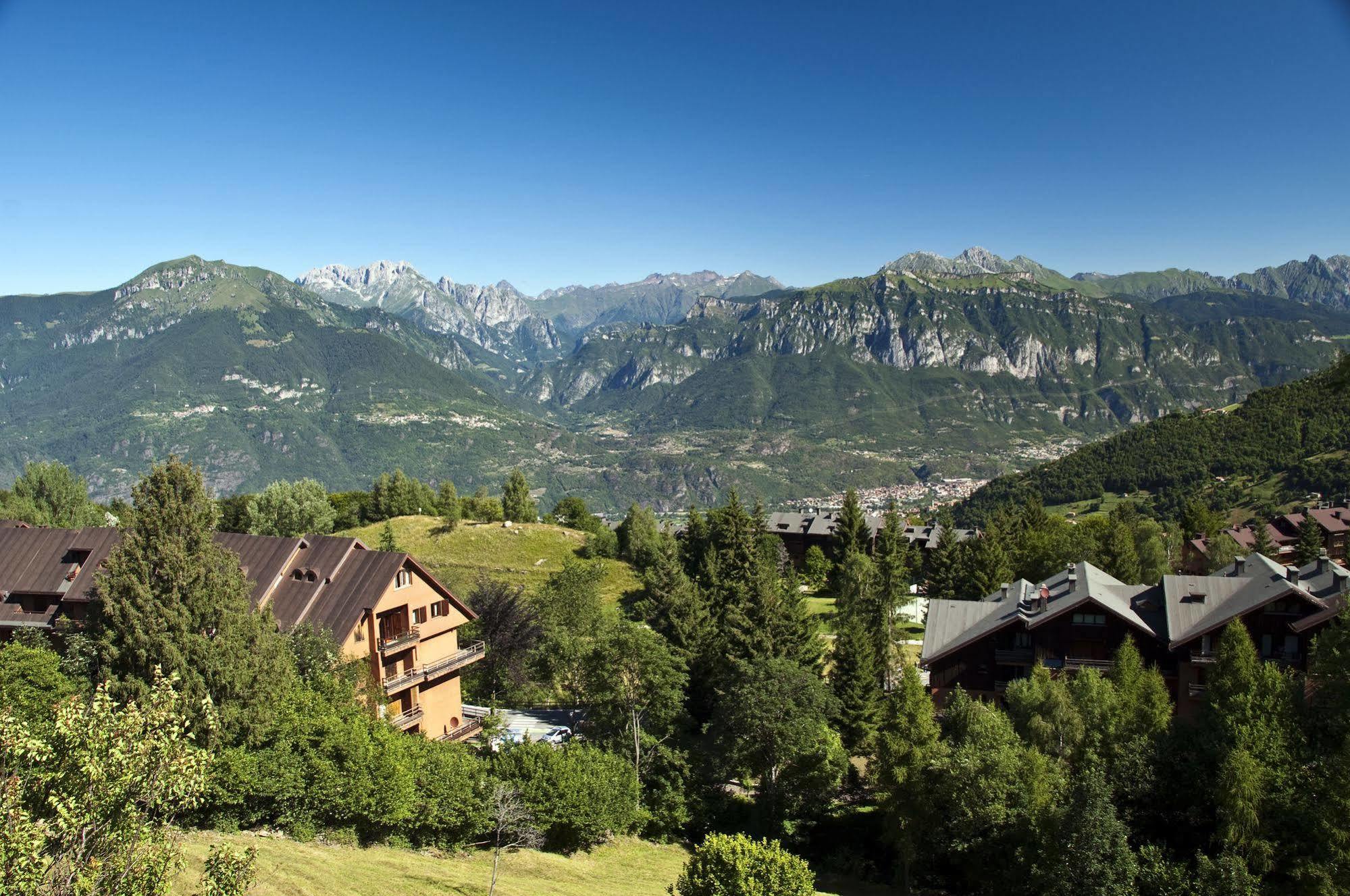 Albergo Legazzuolo Montecampione Artogne Buitenkant foto