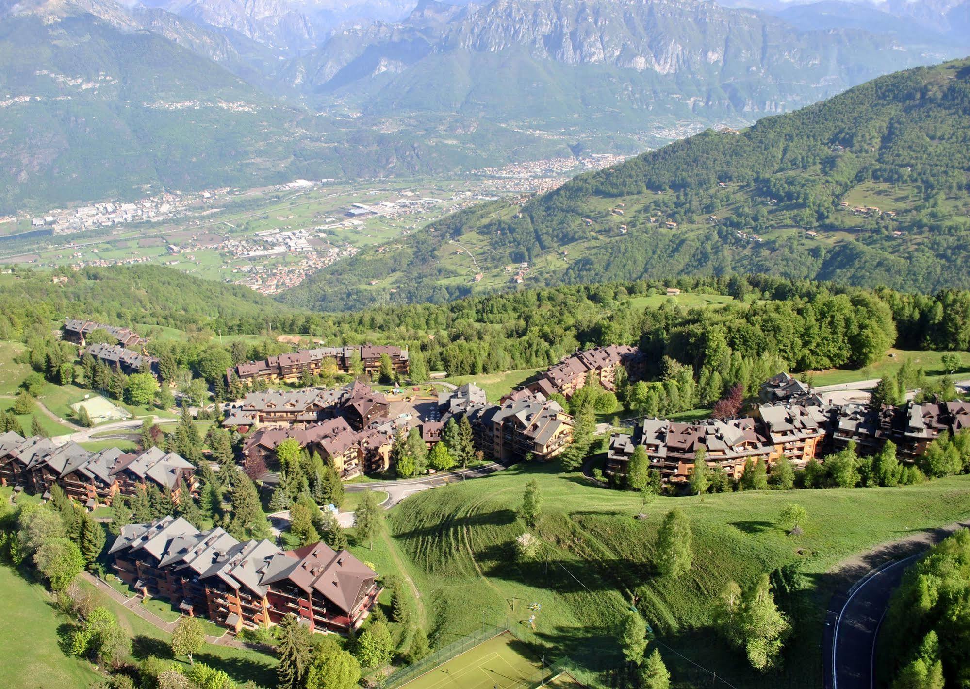 Albergo Legazzuolo Montecampione Artogne Buitenkant foto